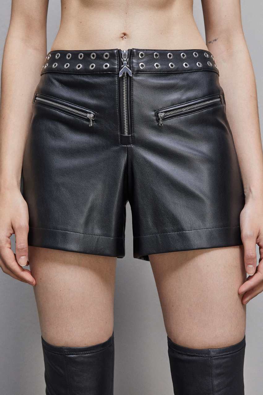 Patrizia Pepe Faux Leather Low-waisted Shorts With Zipper μαυρα | CFLYORE-02